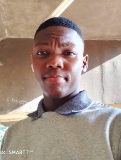 Lenox's profile, a single 22-year-old a man in Yaoundé