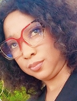 Delphine's profile, a single 39-year-old a woman in Yaoundé