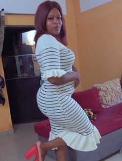 Charlotte's profile, a single 36-year-old a woman in Douala