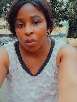 Flore's profile, a single 42-year-old a woman in Yaoundé