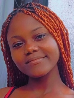 Dyvine Laure's profile, a single 20-year-old a woman in Douala