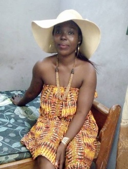 Dalla's profile, a single 48-year-old a woman in 1200 Logements