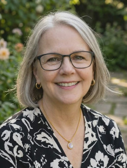 Monique's profile, a single 71-year-old a woman in Pessac