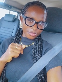 Caroleorphé's profile, a single 22-year-old a woman in Yaoundé