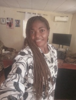 Larosa's profile, a single 41-year-old a woman in Yaoundé