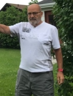 Raymond's profile, a single 68-year-old a man in Chicoutimi