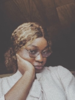 Maelle's profile, a single 22-year-old a woman in Yaoundé
