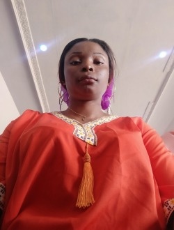 Flora's profile, a single 34-year-old a woman in Nkourom-Centre