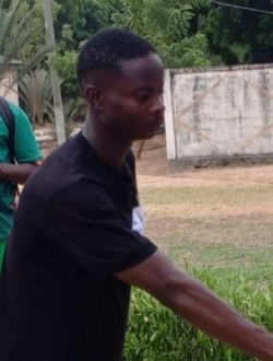 Junior's profile, a single 27-year-old a man in Yaoundé