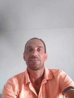Luigi's profile, a single 44-year-old a man in Paris
