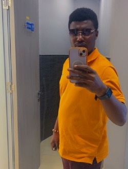 Theo's profile, a single 31-year-old a man in Yaoundé