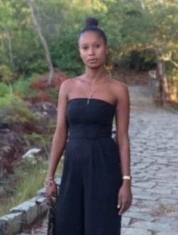 Vanessa's profile, a single 32-year-old a woman in Nosy-Be