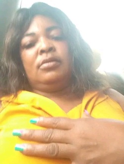ℝ𝕠𝕤𝕚𝕟𝕖's profile, a single 44-year-old a woman in Yaoundé