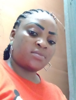 Estelle's profile, a single 37-year-old a woman in Douala