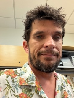 Ryan's profile, a single 42-year-old a man in Moore
