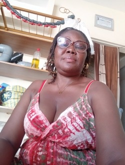 Reine's profile, a single 52-year-old a woman in Abomey-Calavi