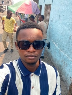 Esdras's profile, a single 19-year-old a man in Kinsa