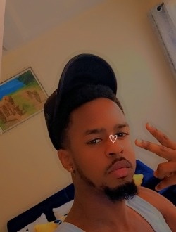 Issa's profile, a single 28-year-old a man in Dakar-Marine