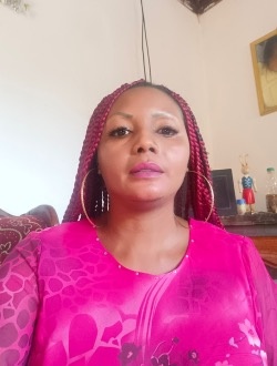 Alice's profile, a single 44-year-old a woman in Meyo-Mengo