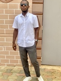 Dominique's profile, a single 27-year-old a man in Abidjan