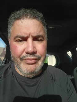 Riad's profile, a single 54-year-old a man in Auxerre