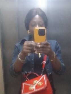 Alvine's profile, a single 30-year-old a woman in Douala
