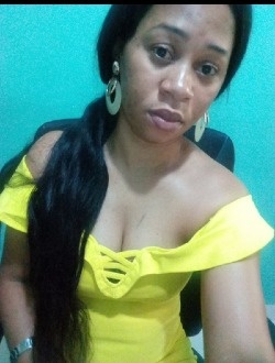 Laure's profile, a single 32-year-old a woman in Douala