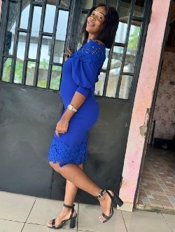 Monia's profile, a single 37-year-old a woman in Douala