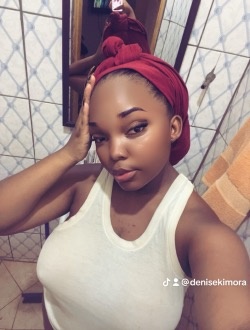 Denise's profile, a single 25-year-old a woman in Yaoundé