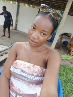 Grace's profile, a single 32-year-old a woman in Lomé