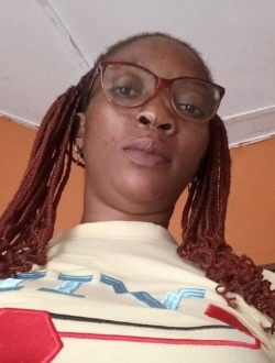 Ange's profile, a single 28-year-old a woman in Adjamé