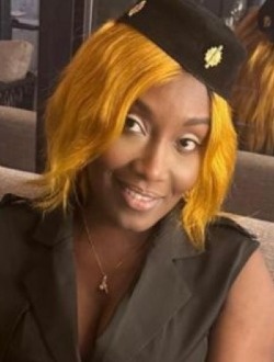 Flora's profile, a single 43-year-old a woman in Abadjin-Kouté