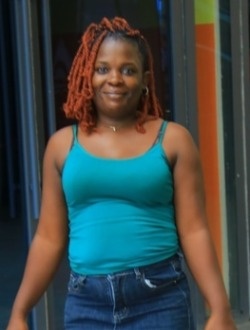 Flora's profile, a single 32-year-old a woman in Loum-Chantiers