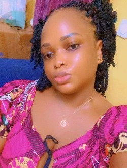 Led's profile, a single 29-year-old a woman in Yaoundé