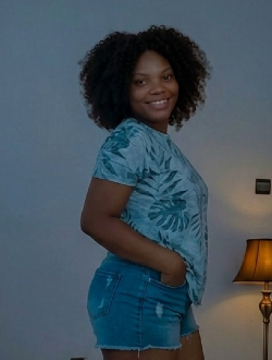 Salomé's profile, a single 28-year-old a woman in Ouagadougou