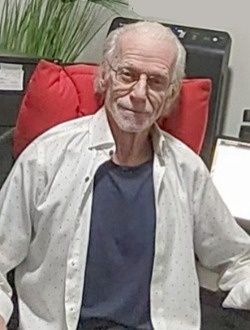 Ray's profile, a single 79-year-old a man in Montréal