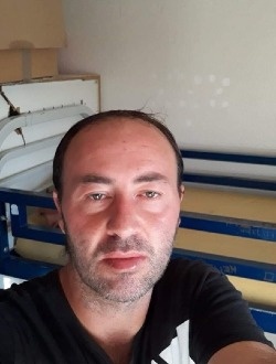 Eddy's profile, a single 45-year-old a man in Paris