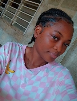 Khady's profile, a single 19-year-old a woman in Lomé