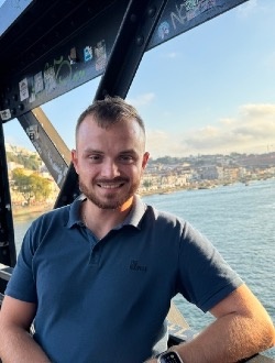 Lucas's profile, a single 28-year-old a man in Nice