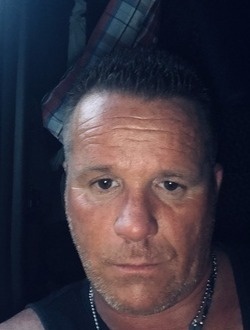 Michael's profile, a single 52-year-old a man in Lille