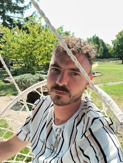 Djhonn's profile, a single 30-year-old a man in Saint-Paul
