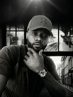 Lionel Deschanel's profile, a single 34-year-old a man in Akwa