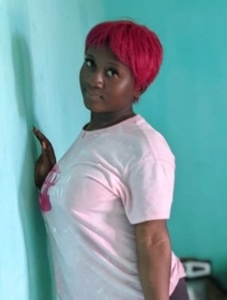 Lili's profile, a single 24-year-old a woman in Kribi