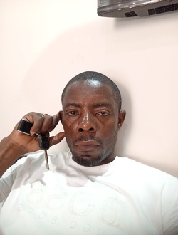 Hugues's profile, a single 43-year-old a man in Yaoundé