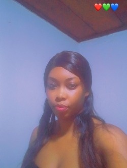 Elle's profile, a single 32-year-old a woman in Yaoundé