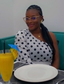 Chrislaine's profile, a single 28-year-old a woman in Douala