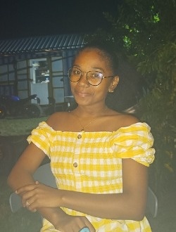 Royola's profile, a single 20-year-old a woman in Sambava