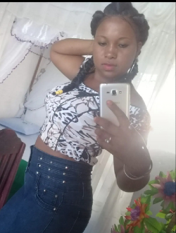 Julie's profile, a single 30-year-old a woman in Nosy-Be