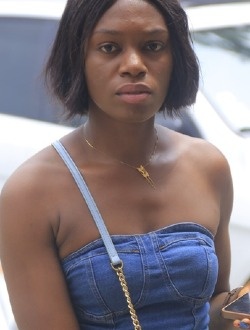 Yolande's profile, a single 27-year-old a woman in Douala