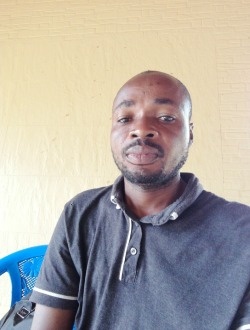 Moise's profile, a single 37-year-old a man in Lomé